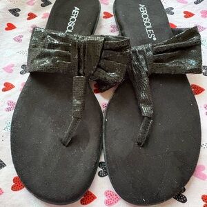 AEROSOLES Black Sandals with Textured Bow